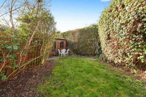 131 Hall Road, Isleworth, TW7 7PD