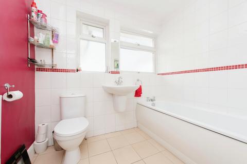 131 Hall Road, Isleworth, TW7 7PD