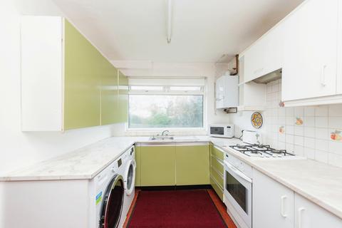 9 Hall Farm Drive, Twickenham, TW2 7PG