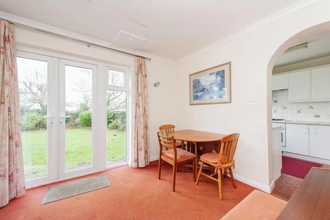 9 Hall Farm Drive, Twickenham, TW2 7PG