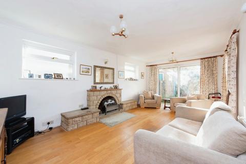 38 Heathside, Whitton, Hounslow, TW4 5NN