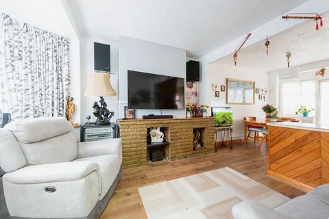 134 Pears Road, Hounslow, TW3 1SJ