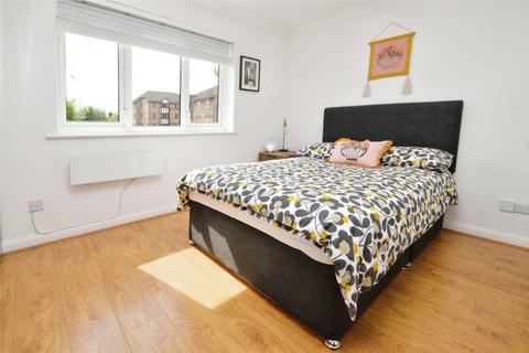 33 Varsity Drive, Twickenham, TW1 1AG