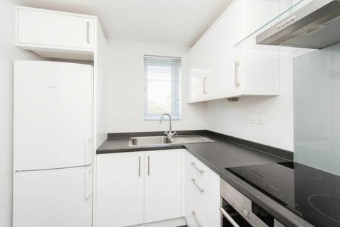 152 Varsity Drive, Twickenham, TW1 1AL