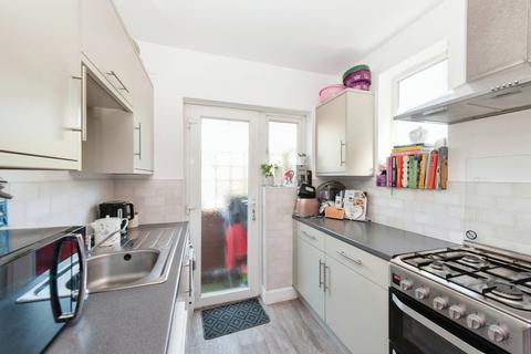 427 Chertsey Road, Twickenham, TW2 6LS