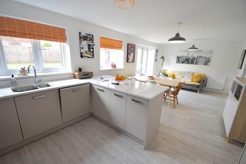 37 Morant View, Bowbrook, Shrewsbury, SY5 8QF