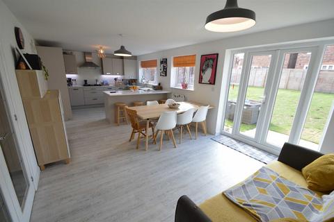 37 Morant View, Bowbrook, Shrewsbury, SY5 8QF