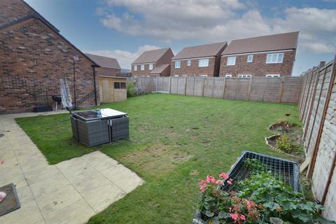 37 Morant View, Bowbrook, Shrewsbury, SY5 8QF