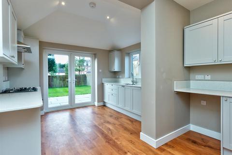 3 bedroom link detached house for sale, Oak Street Head, Shrewsbury