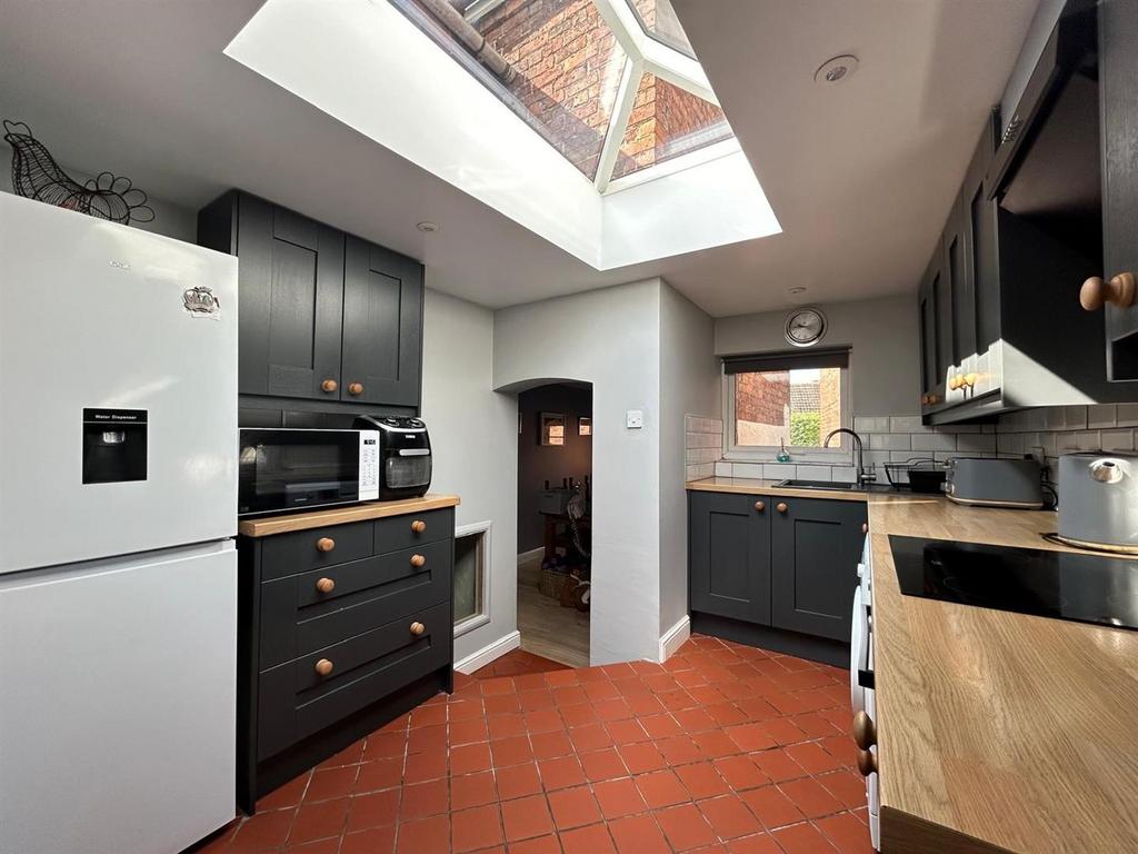 Kitchen 5.jpg