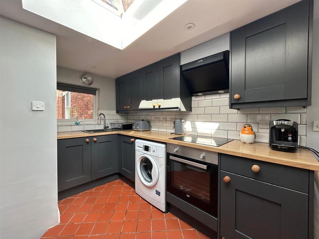 Kitchen 4.jpg