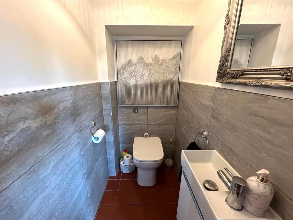 WC.jpg
