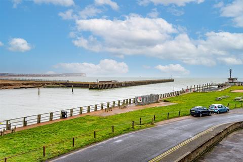 2 bedroom flat for sale, Fort Road, Newhaven