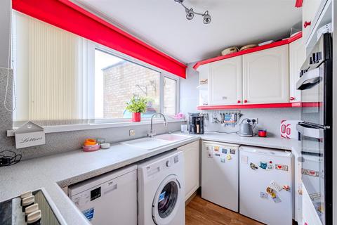 2 bedroom flat for sale, Fort Road, Newhaven