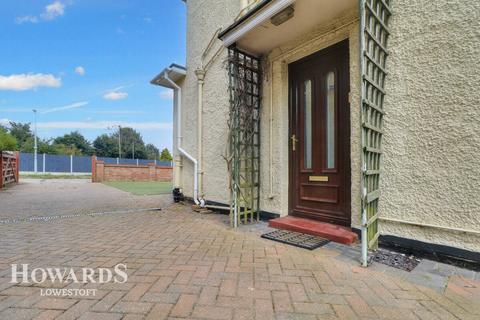 3 bedroom semi-detached house for sale, Kimberley Road, Lowestoft