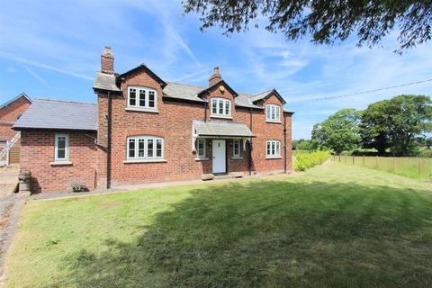 4 bedroom detached house to rent, Congleton Road, Marton