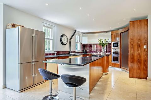 The Walnut Tree Binfield Park, Binfield, Bracknell, RG42 5NT