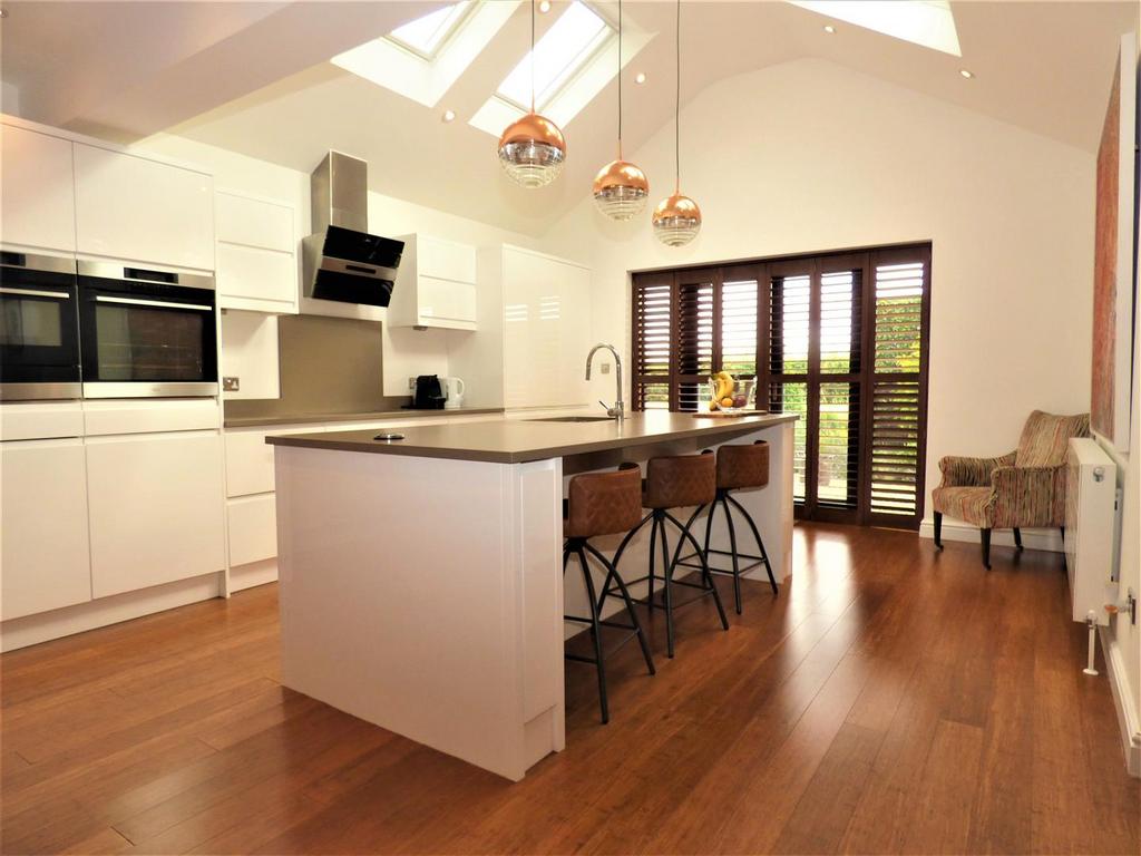 Treetops kitchen.JPG