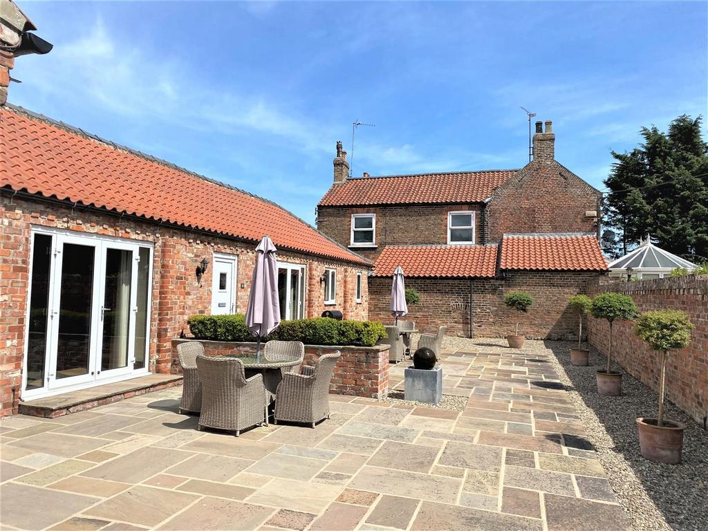 Holiday Cottages 2.jpg