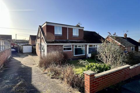 4 bedroom semi-detached house for sale, Wold Avenue, Market Weighton, York