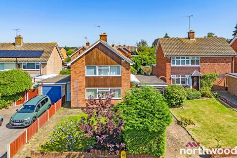 3 bedroom detached house for sale, Oldbury Avenue, Great Baddow, CM2