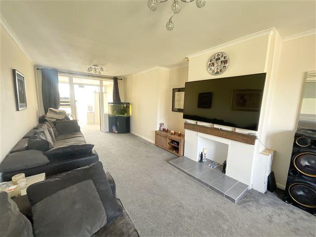 Lounge/ Dining Room