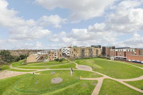 1 bedroom penthouse to rent, Arc Court, Romford RM7