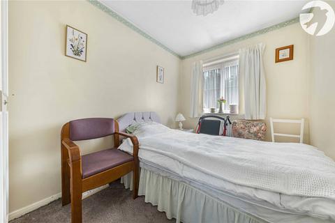 9 Falcon Close, Dartford, DA1 5SA
