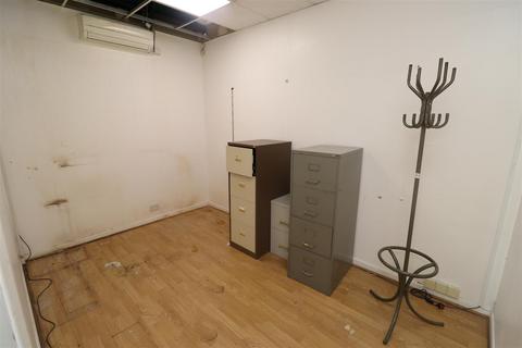 Office to rent, St Albans Lane, Golders Green