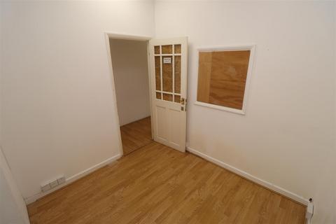 Office to rent, St Albans Lane, Golders Green