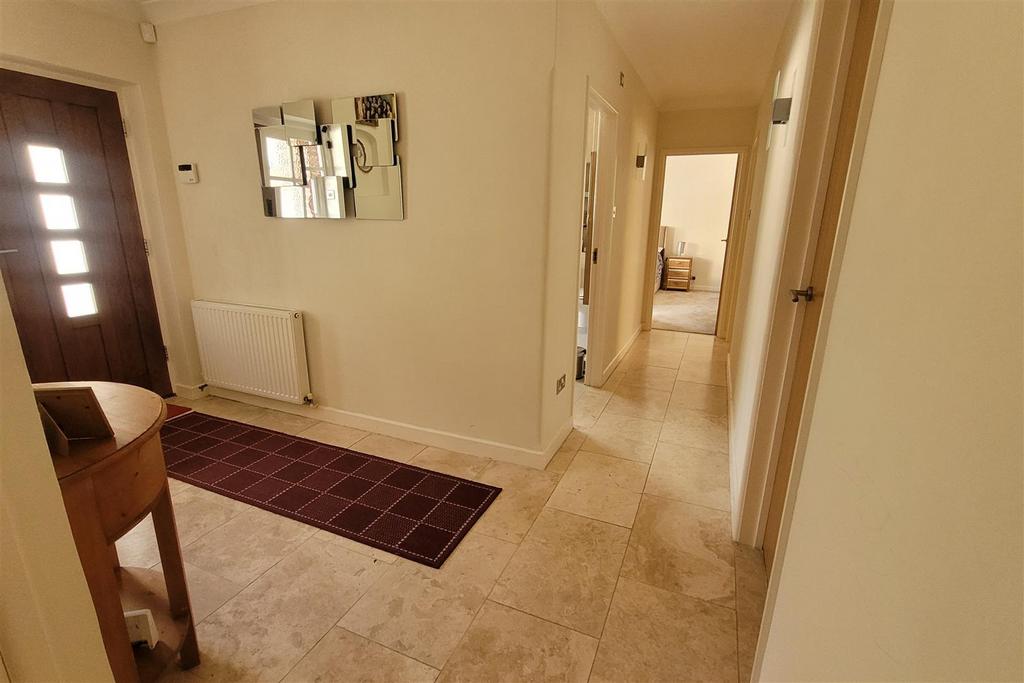 Hallway2.png