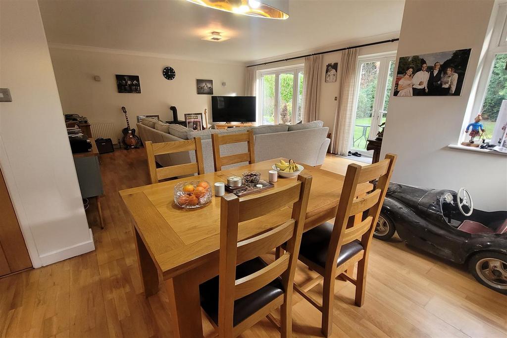 Dining Room.png