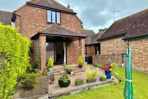 3 bedroom link detached house to rent, Horton