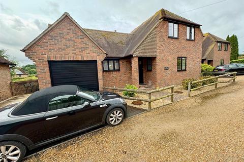 3 bedroom link detached house to rent, Horton