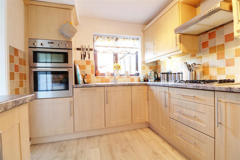 4 bedroom detached house for sale, Woodbridge Close, Bloxwich