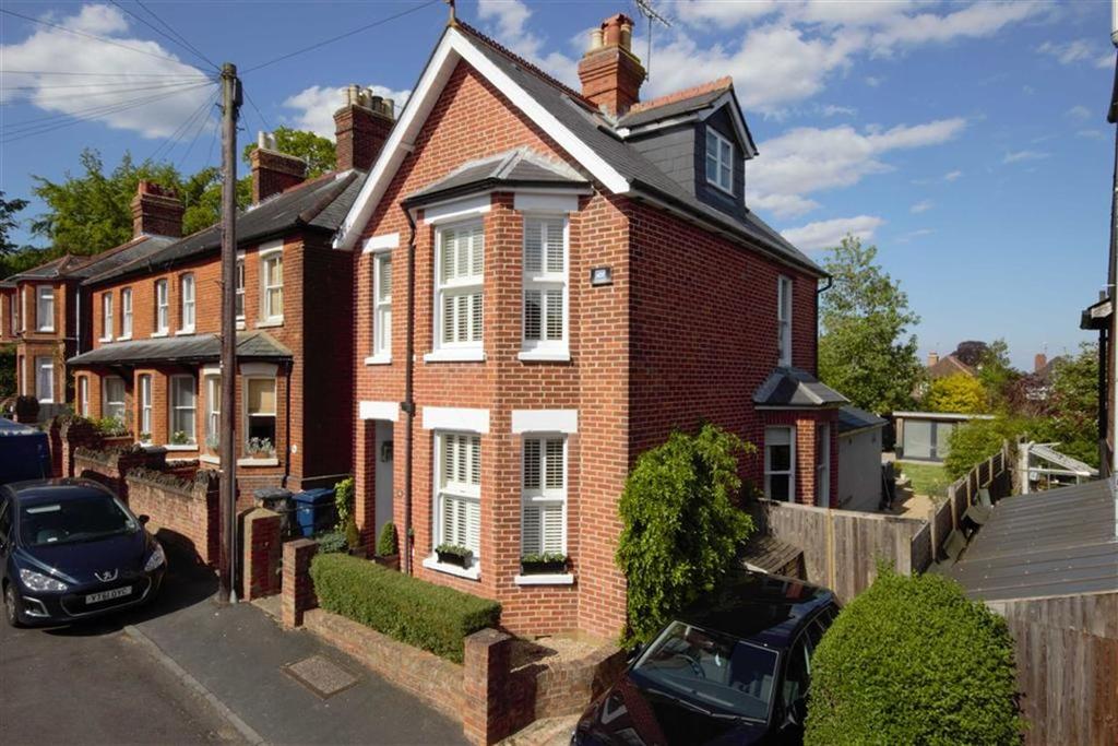 Park Road, Farnham 3 bed detached house £700,000