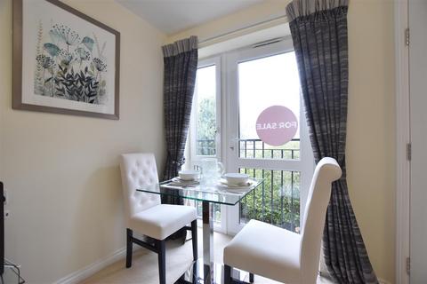 1 bedroom retirement property for sale, Leatherhead Road, Ashtead KT21