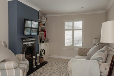 17 Mark Street, Reigate, RH2 0BL