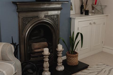 17 Mark Street, Reigate, RH2 0BL