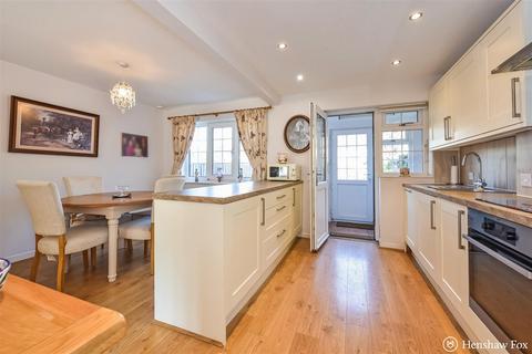 3 bedroom end of terrace house for sale, Rivermead Close, Romsey Town Centre, Hampshire