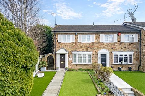 3 bedroom end of terrace house for sale, Parkside, Buckhurst Hill IG9