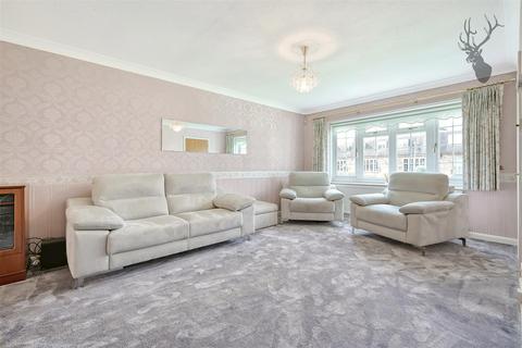 3 bedroom end of terrace house for sale, Parkside, Buckhurst Hill IG9