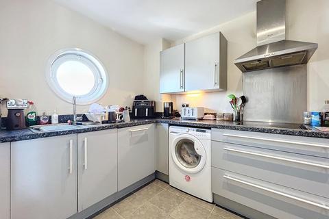 2 bedroom apartment for sale, Alexandria, Victoria Wharf, Watkiss Way, Cardiff