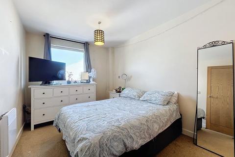 2 bedroom apartment for sale, Alexandria, Victoria Wharf, Watkiss Way, Cardiff