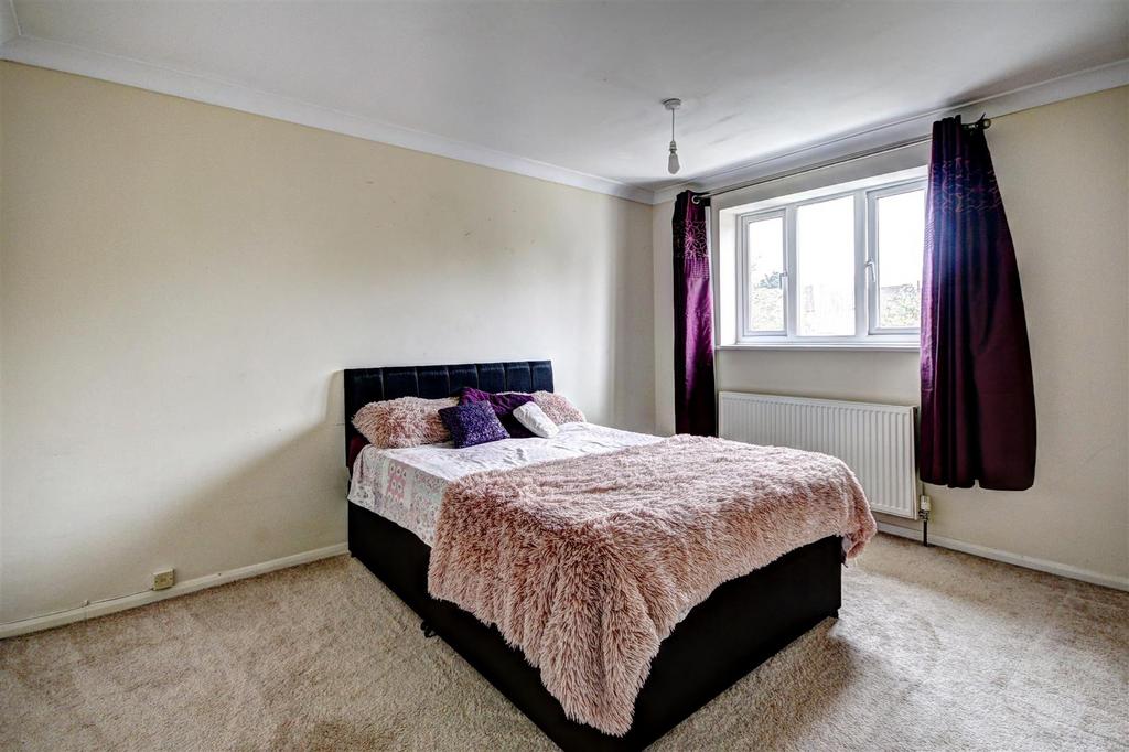 Bedroom 1.jpg