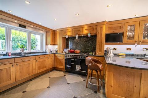 4 bedroom detached house for sale, Mottram Road, Stalybridge SK15