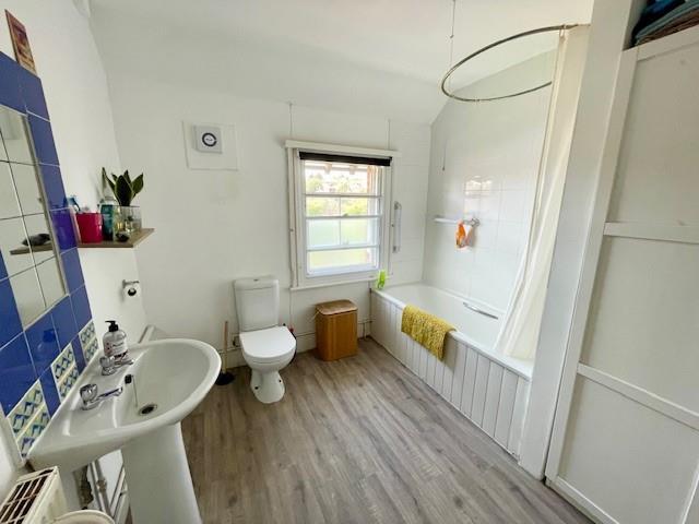 Bathroom.jpg
