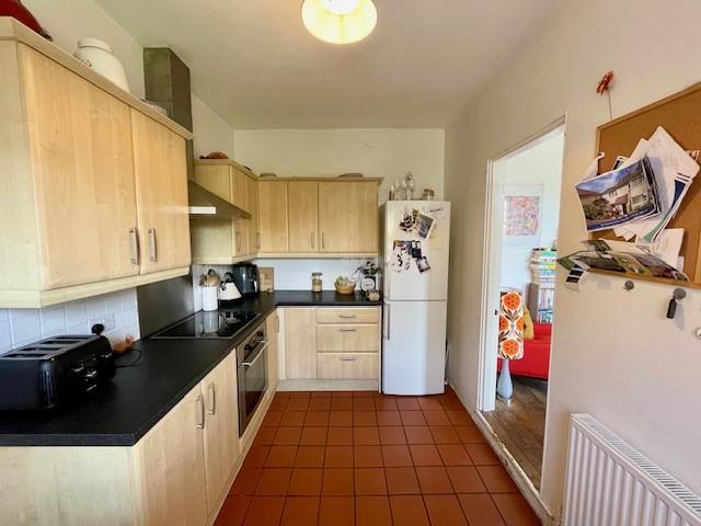 Kitchen 2.jpg