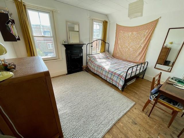 Bed 1.jpg