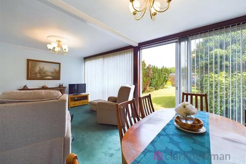 25 Five Acres, Harlow, CM18 6UY